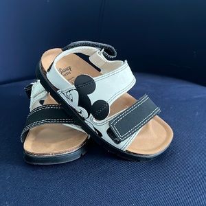 Mickey white and black sandals